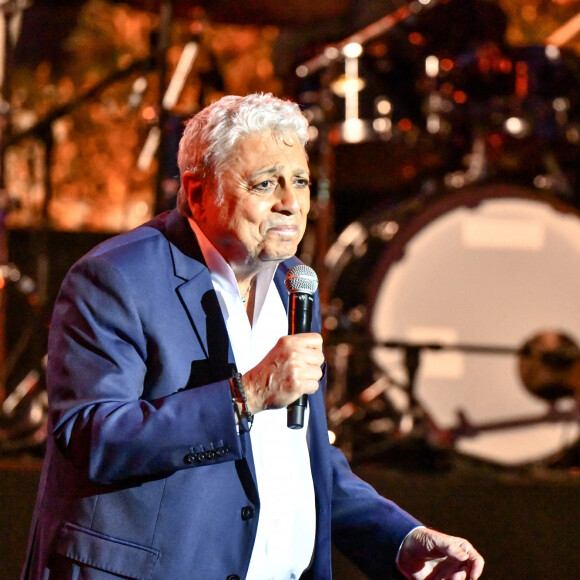 Sur scène le chanteur Enrico Macias - "Africa , le Grand Concert" © Jean-René Santini / Bestimage 