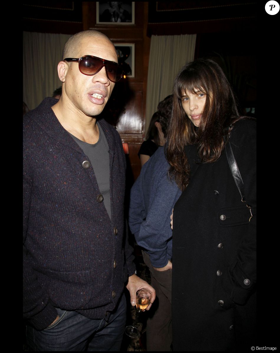 JoeyStarr et Maïwenn au Fouquet's en 2010.