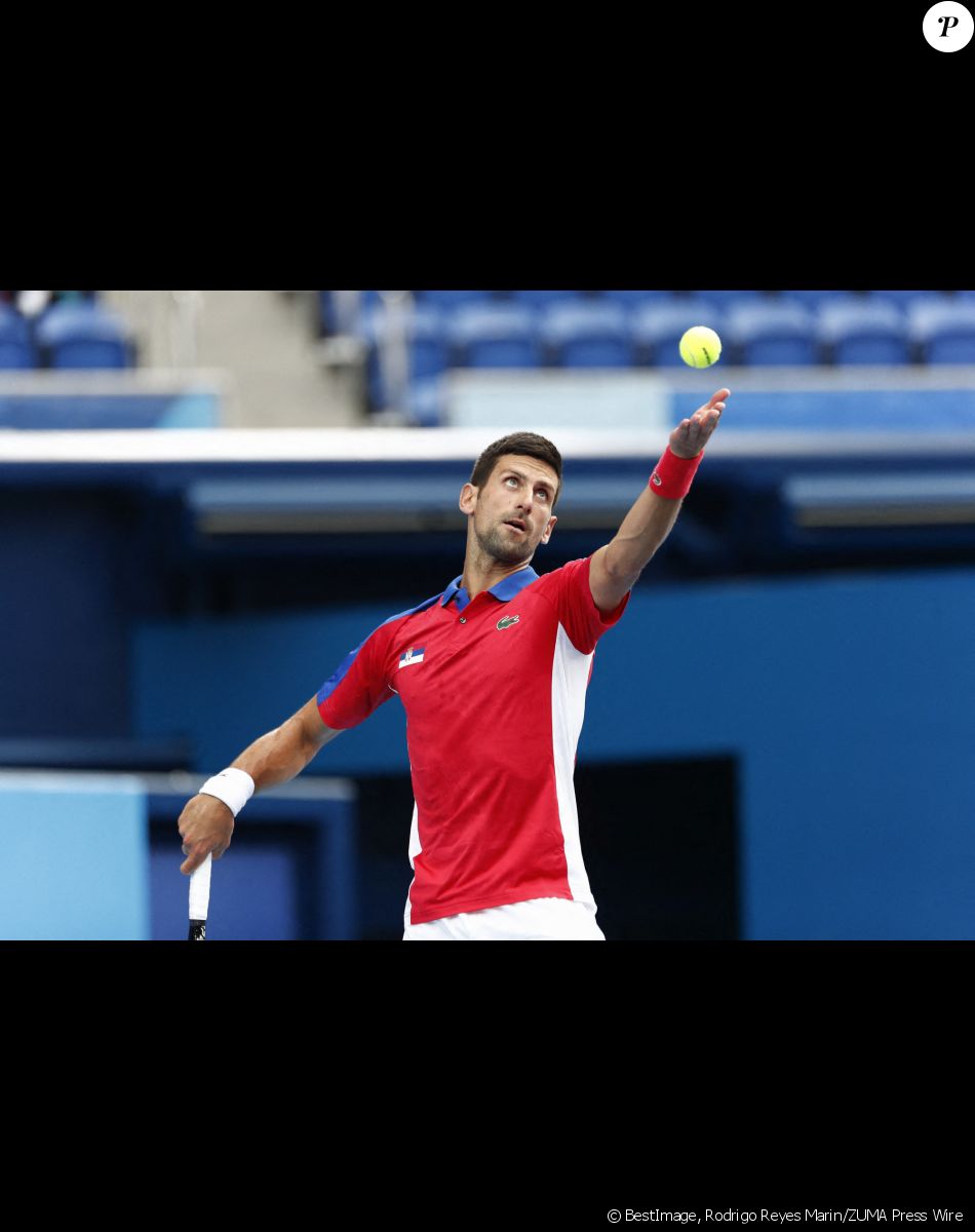 Novak Djokovic bat l'Allemand Jan-Lennard Struff (6-4, 6-3) lors des jeux olympiques de Tokyo 2020, le 26 juillet 2021. © Rodrigo Reyes Marin/ZUMA Press Wire/Bestimage