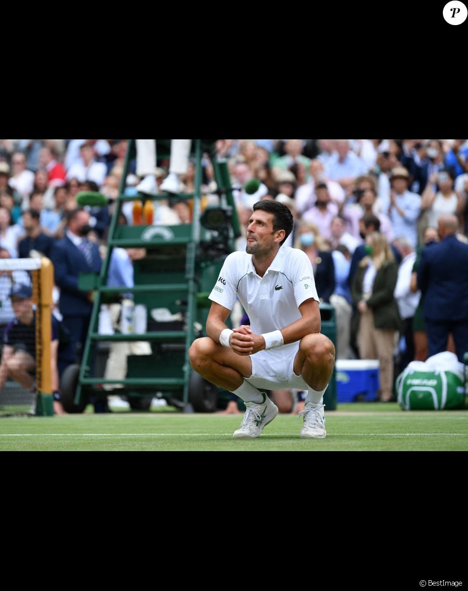 Novak Djokovic remporte la finale du tournoi de Wimbledon face à Marco Berrettini (7/6 - 6/4 - 6/4 - 6/3) à Londres, le 11 juillet 2021.