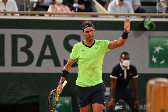 Novak Djokovic a battu Rafael Nadal (3-6, 6-3, 7-6 [4], 6-2 en 4h11) lors de la demi-finale des Internationaux de France de Roland Garros à Paris, le 11 juin 2021. © Chryslene Caillaud / Panoramic / Bestimage