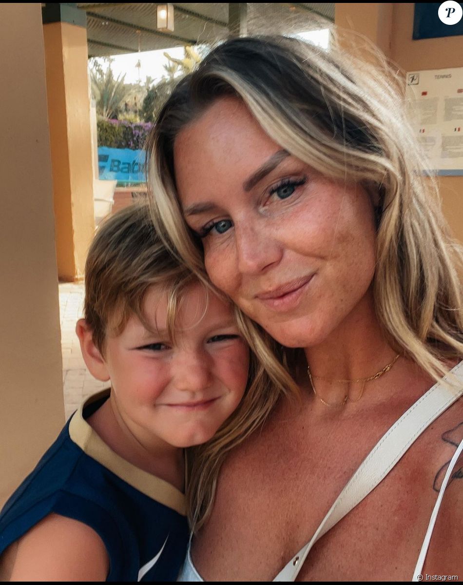 Aurélie Van Daelen Et Nicolas Aurélie Van Daelen : Son fils Pharell aux urgences, "coulée de sang" et  photo de sa blessure : le diaporama - Purepeople