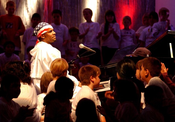 R. Kelly en concert à Hanovre en 2001.