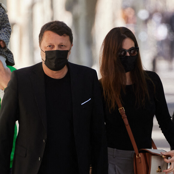 Arthur (Jacques Essebag) et sa compagne Mareva Galanter - Arrivées des people à la manifestation de soutien à la famille de Sarah Halimi sur la place du Trocadéro à Paris le 25 avril 2021. © Cyril Moreau/Bestimage
