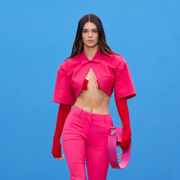 Kendall Jenner - Défilé de mode automne-hiver 2021/2022 Jacquemus "The Mountain".