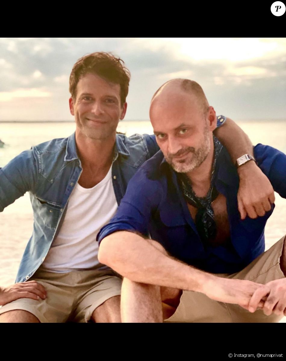 Augustin Trapenard et son compagnon en vacances sur l'île de Mnemba, en Tanzanie. Août 2021.