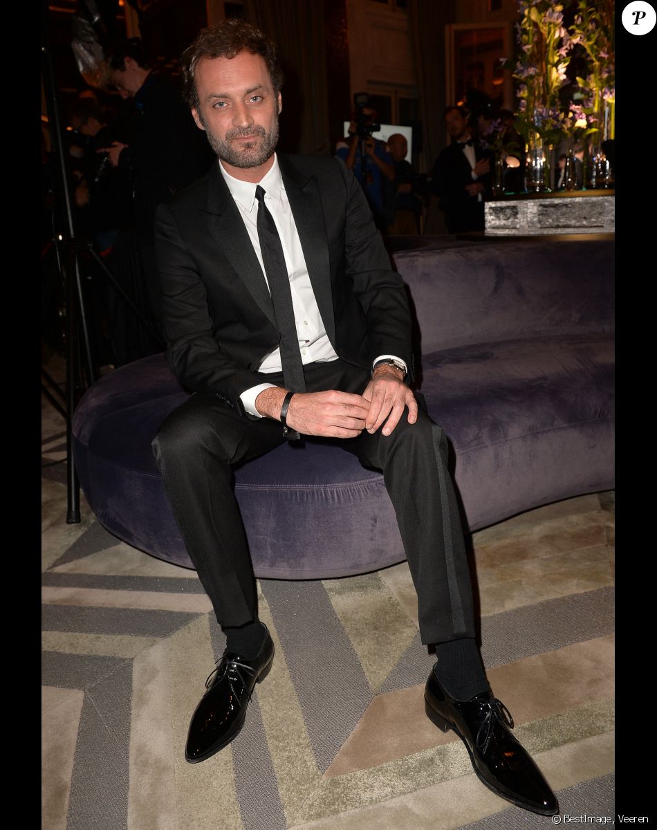 Augustin Trapenard - Remise des GQ Awards "Les Femmes et les Hommes de l'année 2019" à l'hôtel de Crillon à Paris, le 26 novembre 2019. © Veeren/Bestimage
