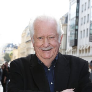 Pierre Bellemare - People arrivant a un enregistrement à la Radio Europe 1 à Paris, le 23 octobre 2013.