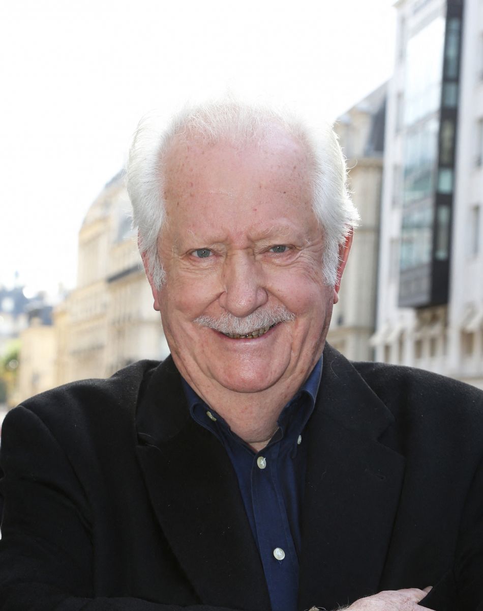 Pierre Bellemare - People arrivant a un enregistrement à la Radio Europe 1 à Paris, le 23 octobre 2013.