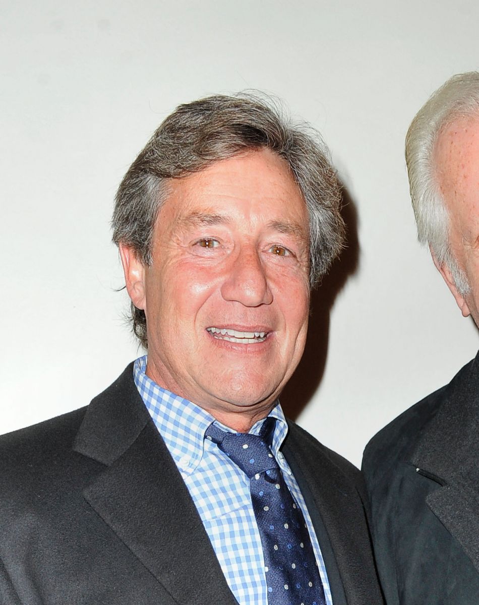 Patrick Sabatier et Pierre Bellemare arrivent au théâtre de la Gaîte Montparnasse. Paris, le 19 novembre 2012.