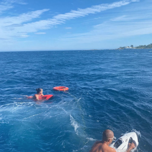 Tony Parker et Alizé Lim en vacances à Saint-Tropez. Août 2021.