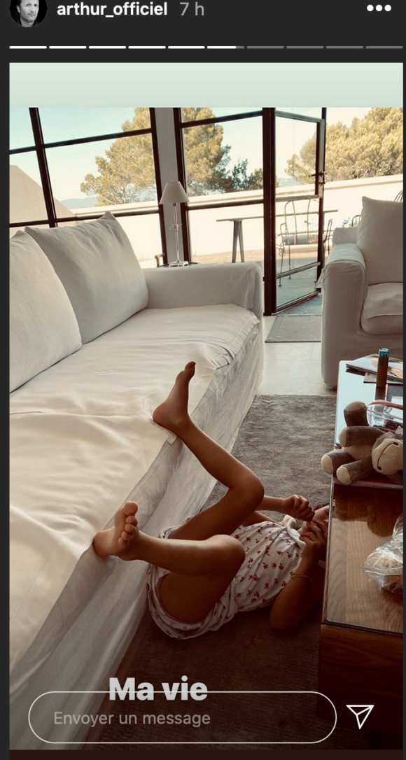 Arthur partage une craquante photo de sa fille Manava sur Instagram, 26 août 2020