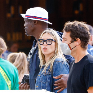 Le chanteur Seal et sa nouvelle compagne se baladent dans les rues de Saint-Tropez, le 4 août 2021.