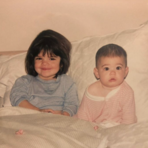Kendall et Kylie Jenner, enfants. Août 2021.