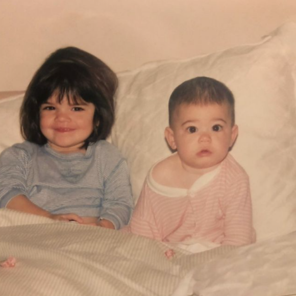 Kendall et Kylie Jenner, enfants. Août 2021.