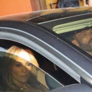 Jennifer Lopez est allée diner avec sa fille Emme et son compagnon Ben Affleck au restaurant Craig à Los Angeles, le 11 août 2021