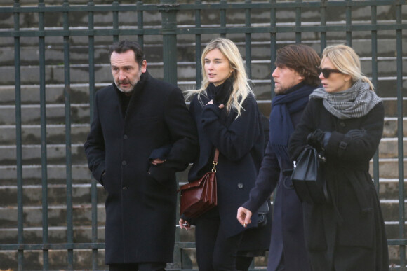 Gilles Lellouche et sa compagne Alizée Guinochet - Sorties de l'église de la Madeleine après les obsèques de Johnny Hallyday à Paris - Le 9 décembre 2017