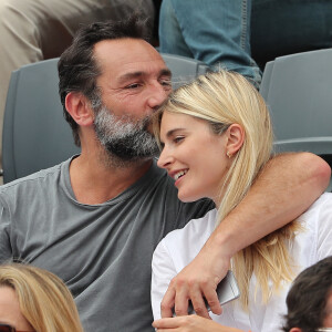 Gilles Lellouche et sa compagne Alizée Guinochet - People dans les tribunes lors de la finale homme des Internationaux de Tennis de Roland-Garros à Paris le 11 juin 2017. © Dominique Jacovides-Cyril Moreau/Bestimage