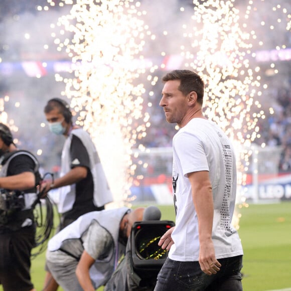 CEREMONIE - HOMMAGE - PRESENTATION DES NOUVELLES RECRUES DU PSG - 30 LIONEL LEO MESSI (PSG) - Présentation des joueurs - Match de football en ligue 1 Uber Eats : Le PSG (Paris Saint-Germain) remporte la victoire 4-2 contre Strasbourg au Parc des Princes le 14 août 2021. © Philippe Lecoeur / Panoramic / Bestimage 