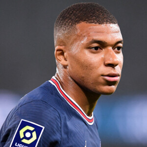 07 KYLIAN MBAPPE (PSG) - Match de football en ligue 1 Uber Eats : Le PSG (Paris Saint-Germain) remporte la victoire 4-2 contre Strasbourg au Parc des Princes le 14 août 2021. Pas de jauge pour ce match, le Parc des Princes est rempli au maximum de sa capacité, une première depuis 18 mois. © Philippe Lecoeur / Panoramic / Bestimage 