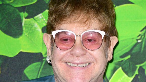 Elton John enflamme Cannes avec un concert surprise dans un restaurant