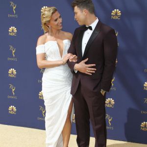 Scarlett Johansson et son compagnon Colin Jost au 70ème Primetime Emmy Awards au théâtre Microsoft à Los Angeles, le 17 septembre 2018