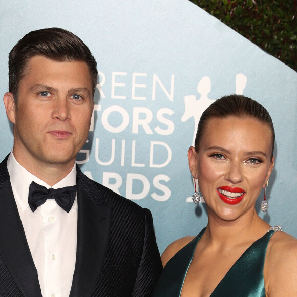 Scarlett Johansson et son fiancé Colin Jost à la 26ème cérémonie annuelle des "Screen Actors Guild Awards" ("SAG Awards") au "Shrine Auditorium" à Los Angeles, le 19 janvier 2020.