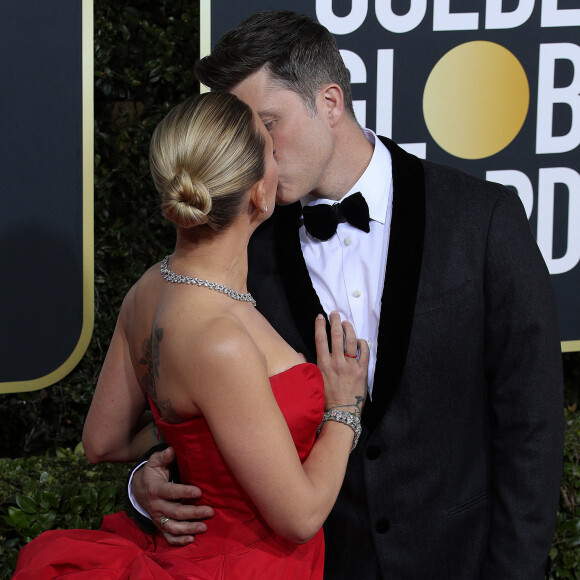 Scarlett Johansson et son fiancé Colin Jost à la 77ème cérémonie annuelle des Golden Globe Awards au Beverly Hilton Hotel à Los Angeles, le 5 janvier 2020. 