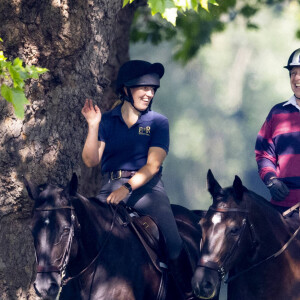 Le prince Andrew se promène à cheval de bon matin à Windsor, le 23 juillet 20221.