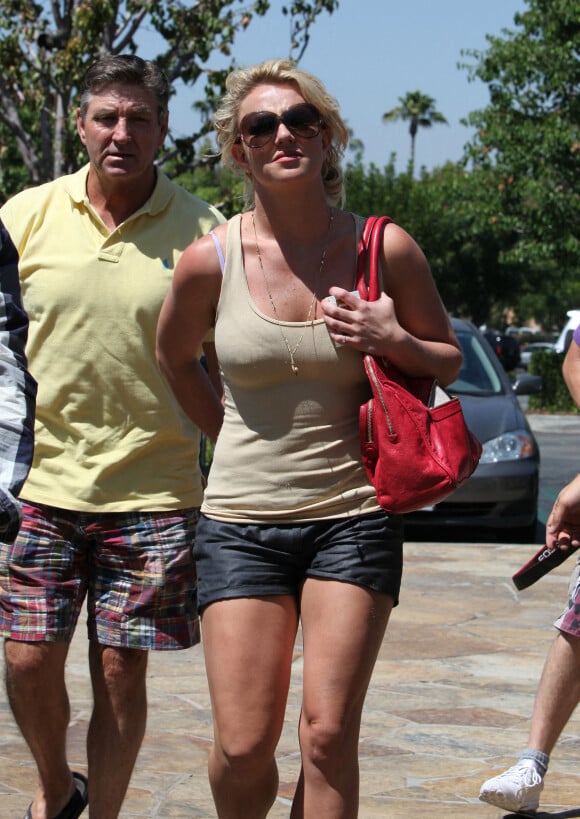 Britney Spears et son père Jamie Spears à Calabasas, en Californie, en 2010.