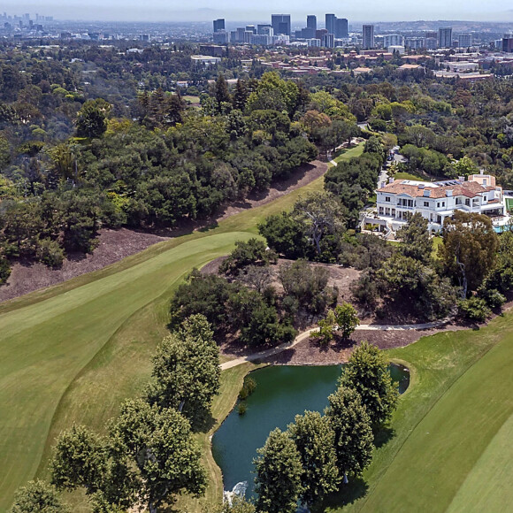 The Weeknd vient d'acheter un manoir pour 70 millions de dollars en Californie le 21 août 2021. 