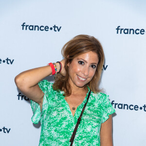 Léa Salamé lors du photocall dans le cadre de la conférence de presse de France Télévisions au Pavillon Gabriel à Paris, France, le 24 août 2021. © Pierre Perusseau/Bestimage