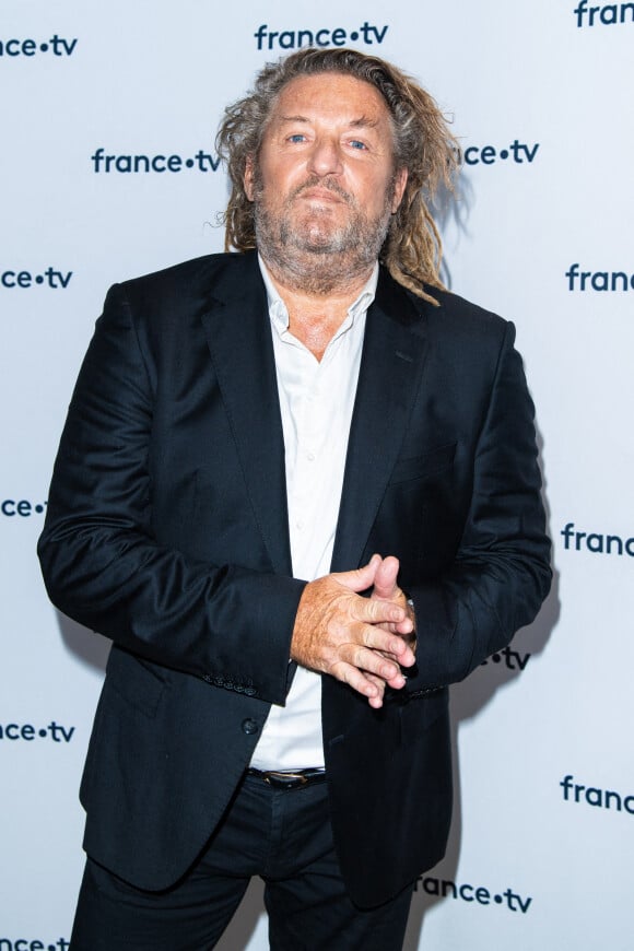 Olivier Delacroix lors du photocall dans le cadre de la conférence de presse de France Télévisions au Pavillon Gabriel à Paris, France, le 24 août 2021. © Pierre Perusseau/Bestimage