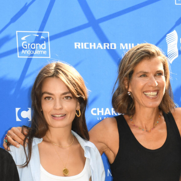 Romain Duris, Emma Mackey, Vanessa van Zuylen (productrice), Martin Bourboulon (réalisateur) au photocall du film "Eiffel" lors du festival du film francophone de Angoulême le 24 août 2021. © Coadic Guirec / Bestimage 