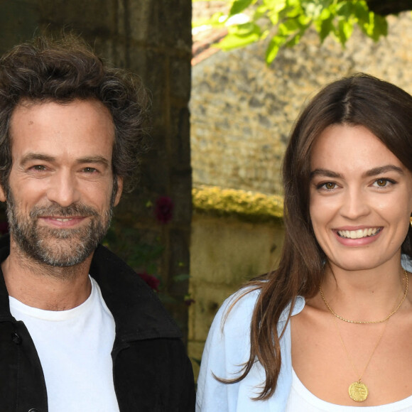 Romain Duris, Emma Mackey au photocall du film "Eiffel" lors du festival du film francophone de Angoulême le 24 août 2021. © Coadic Guirec / Bestimage 