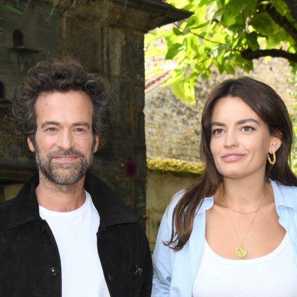Romain Duris, Emma Mackey au photocall du film "Eiffel" lors du festival du film francophone de Angoulême le 24 août 2021. © Coadic Guirec / Bestimage 
