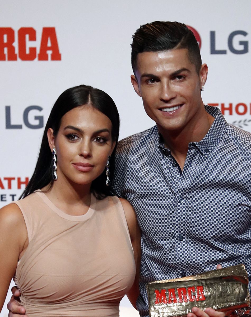 Cristiano Ronaldo et sa compagne Georgina Rodriguez assistent au Prix Marca Leyenda à Madrid en Espagne, le 29 juillet 2019.