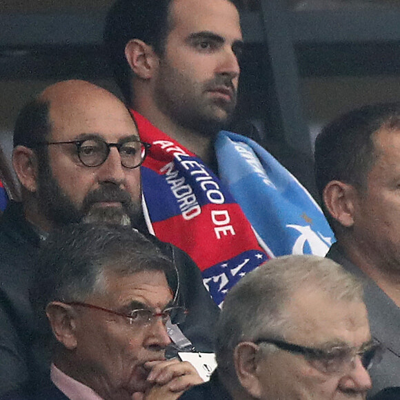 Kad Merad et Dany Boon - Les célébrités dans les tribunes assistent à la finale de la Ligue Europa, l'Olympique de Marseille contre l'Atlético de Madrid au stade Groupama à Decines-Charpieu banlieue de Lyon, France, le 16 mai 2018. © Cyril Moreau/Bestimage