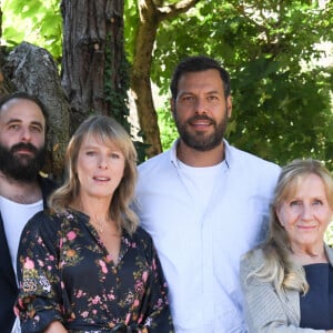 Vincent Macaigne, Karin Viard, Laurent Lafitte et Hélène Vincent - Photocall du film "L'origine du monde" lors du 14ème Festival du Film Francophone d'Angoulême. Le 26 août 2021 © Coadic Guirec / Bestimage