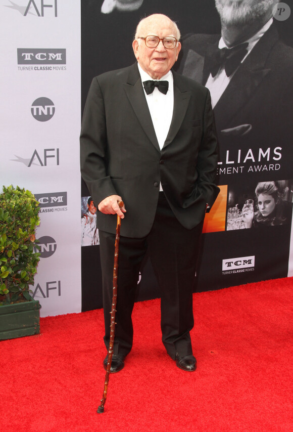 Ed Asner à la soirée 44th Life Achievement Award Gala en l'honneur de John Williams à Hollywood, le 9 juin 2016.