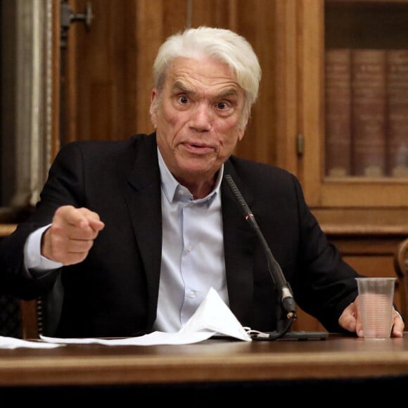 Exclusif - Bernard Tapie intervient lors de la conférence des avocats du barreau de Paris, à la bibliothèque de l'ordre à Paris. © Dominique Jacovides / Bestimage