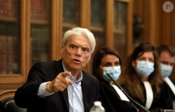 Exclusif - Bernard Tapie intervient lors de la promotion 2020 de la conférence des avocats du barreau de Paris, 11ème séance du premier tour, à la bibliothèque de l'ordre à Paris. Le 7 septembre 2020. © Dominique Jacovides / Bestimage