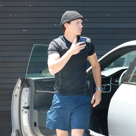 Exclusif - Tom Holland arrive à son cours de gym à Los Angeles, le 2 juillet 2021.