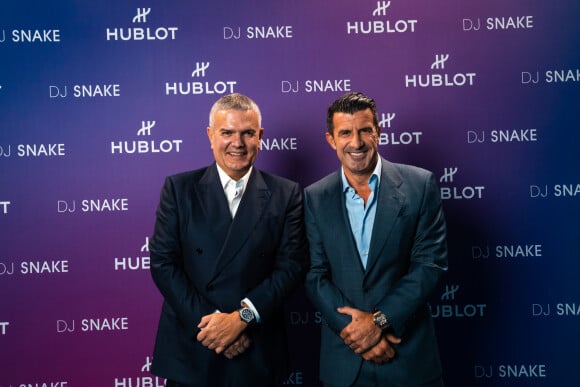 Ricardo Guadalupe, le PDG de Hublot, et Luis Figo assistent à la soirée lancement de la montre Hublot x DJ Snake à l'Accor Arena. Paris, le 2 septembre 2021.