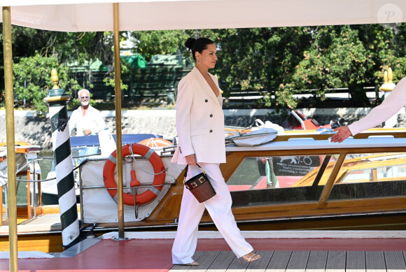Adriana Lima arrive à l'hôtel Excelsior lors du 78ème festival international du film de Venise (la Mostra), à Venise, Italie, le 3 septembre 2021.