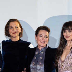 Alberto Barbera, Maggie Gyllenhaal, Olivia Colman, Dakota Johnson et Alba Rohrwacher assistent à la projection du film en compétition "The Lost Daughter" au 78e Festival International du Film de Venise. Le 3 septembre 2021.