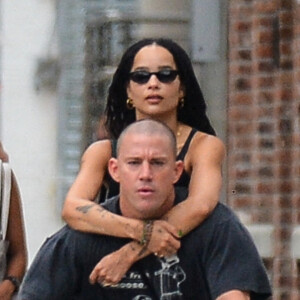 Exclusif - Channing Tatum et Zoë Kravitz lors d'une balade en BMX dans le quartier d'East Village à New York City