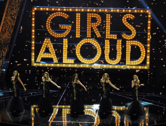 Le Groupe Girls Aloud - Soiree "Royal Variety Performance" a Londres, le 19 novembre 2012.