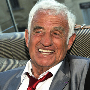 Exclusif -  Jean Paul Belmondo participe à la soirée de Gala caritative au profit de l'association "Des Cantines Scolaires pour les Enfants du Sahel" à Cannes au Five Seas Hotel, le 31 mai 2014.