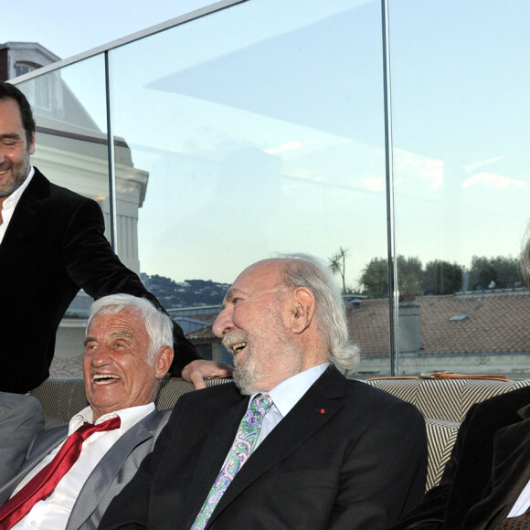 Exclusif - Gilles Lellouche, Jean Dujardin, Jean Paul Belmondo, Jean Pierre Marielle et Pierre Vernier participent à la soirée de Gala caritative au profit de l'association "Des Cantines Scolaires pour les Enfants du Sahel" à Cannes au Five Seas Hotel, le 31 mai 2014.